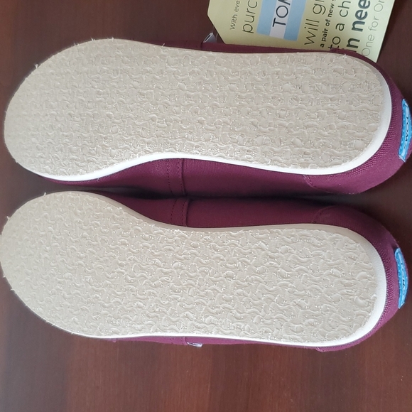 NWT Toms Flats - Picture 7 of 7
